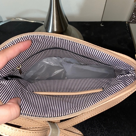 Beige purse - Picture 2 of 2